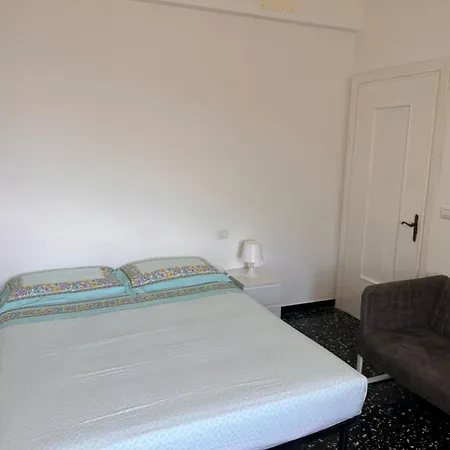 Casa Con Terrazza Nel *