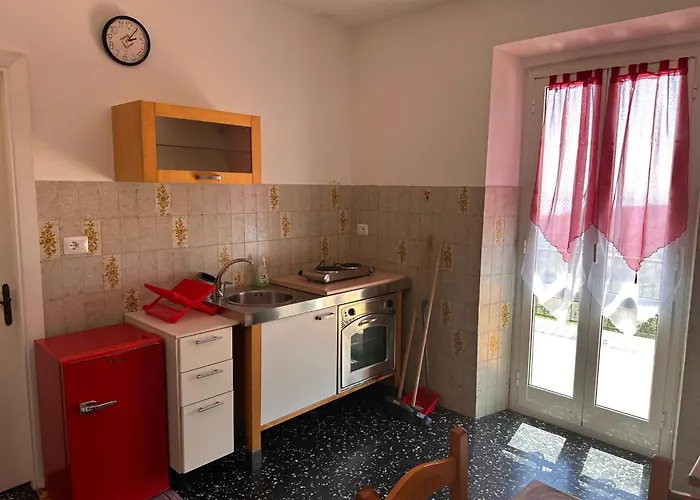 Casa Con Terrazza Nel