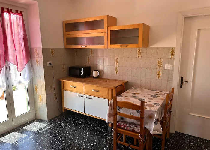 Casa Con Terrazza Nel * Varazze